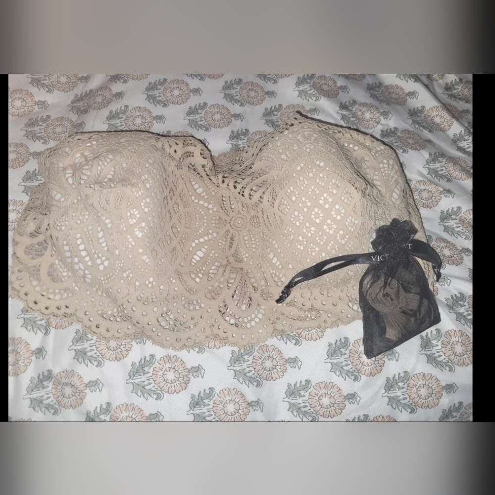 Victoria's Secret Beige Crochet Lace Bralette Size 36D